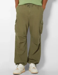 BERSHKA Jean cargo parachute Kaki Sale
