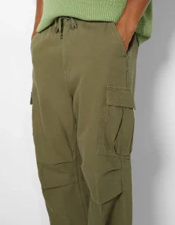 BERSHKA Jean cargo parachute Kaki Sale