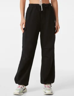 BERSHKA Jean cargo parachute Kaki Cheap