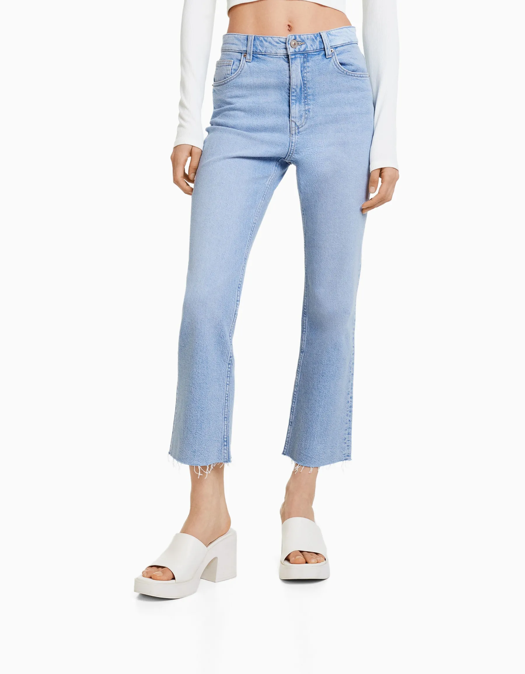 BERSHKA Jean cropped flare Bleu Clearance