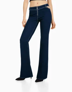 BERSHKA Jean flare fermeture Éclair cut out Marine Outlet