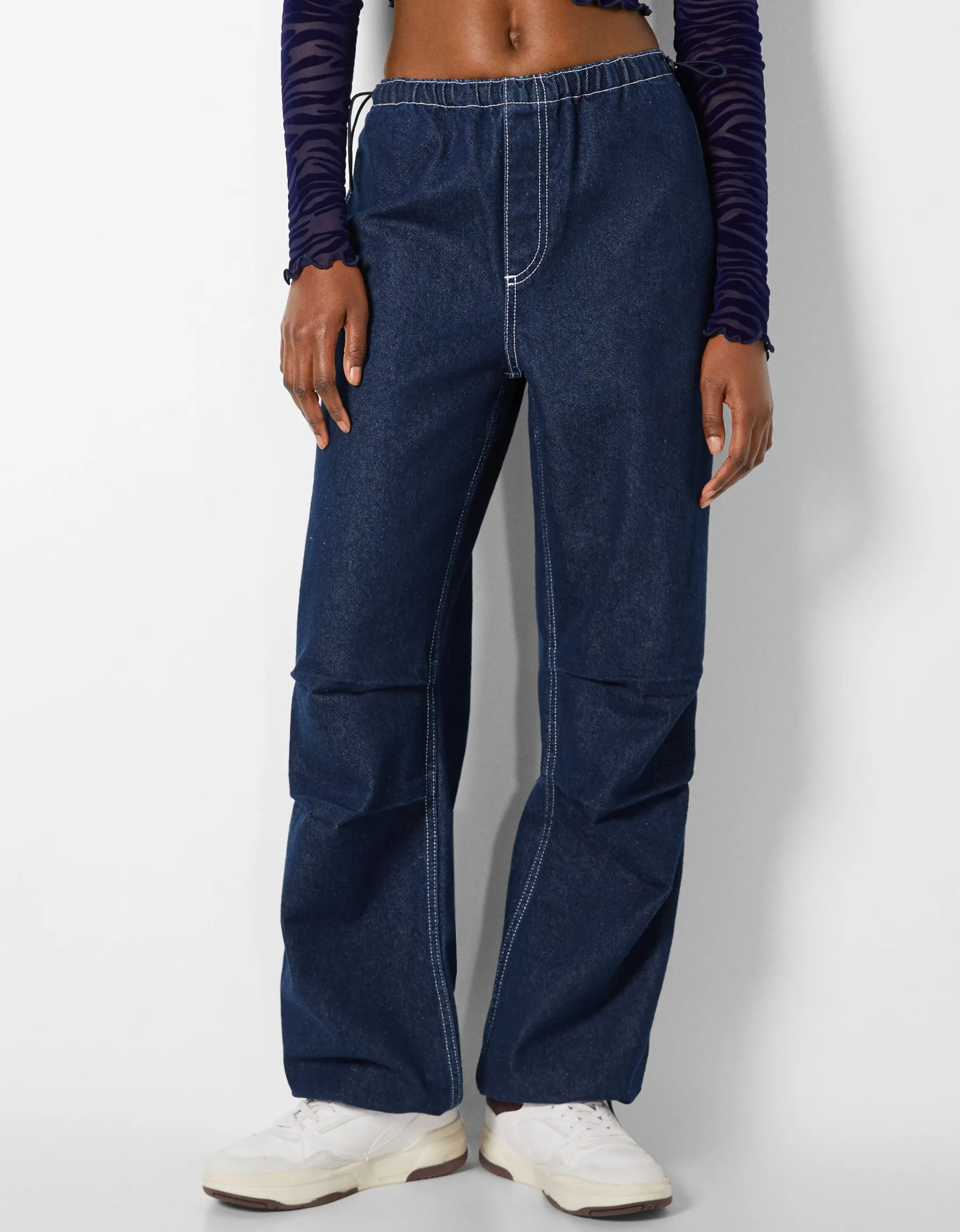 BERSHKA Jean jogger parachute Bleu lavé Hot