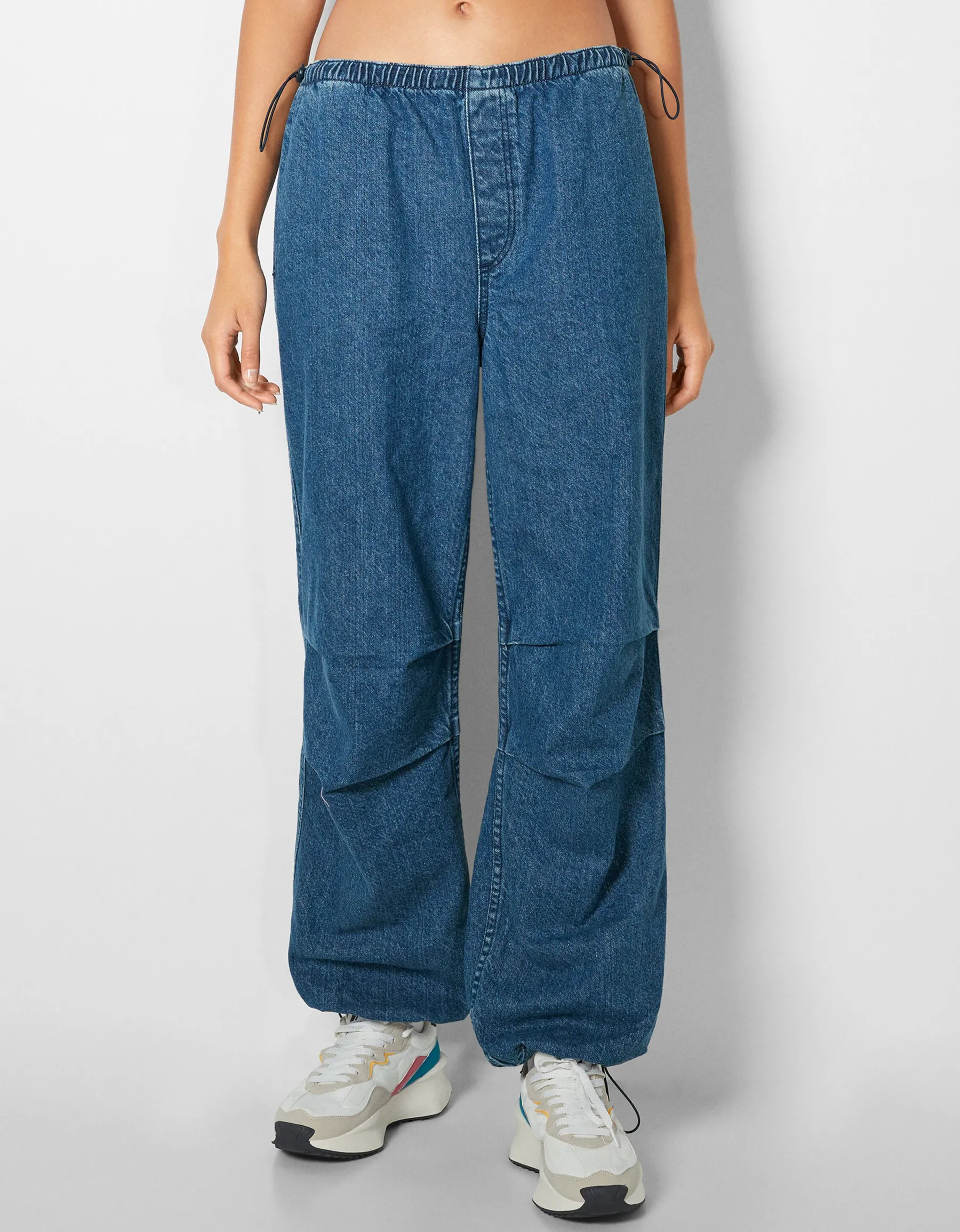 BERSHKA Jean jogger parachute Bleu lavé Outlet