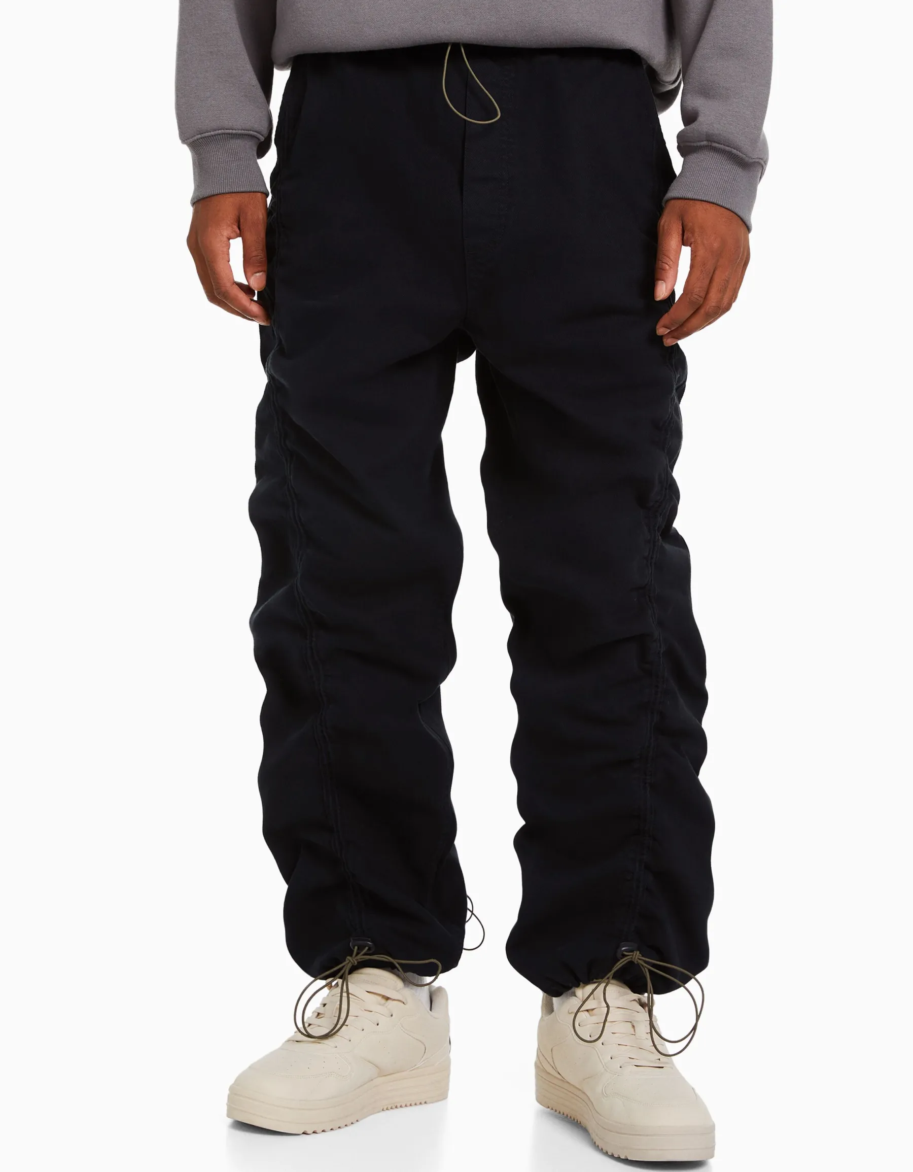 BERSHKA Jean jogger parachute gathering Noir Fashion