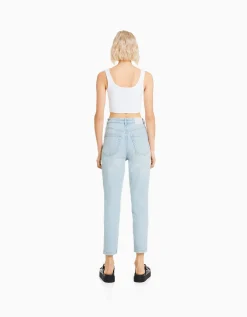 BERSHKA Jean mom slim décontracté Bleu lavé Cheap