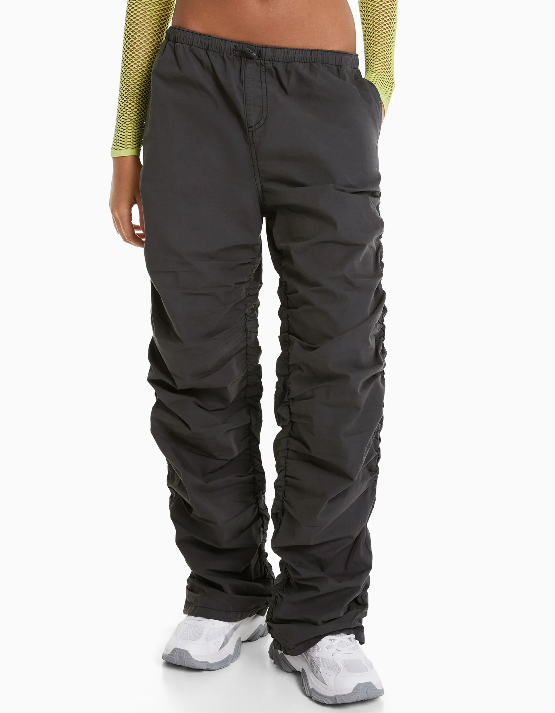 BERSHKA Jean parachute fronce latérale Gris Discount