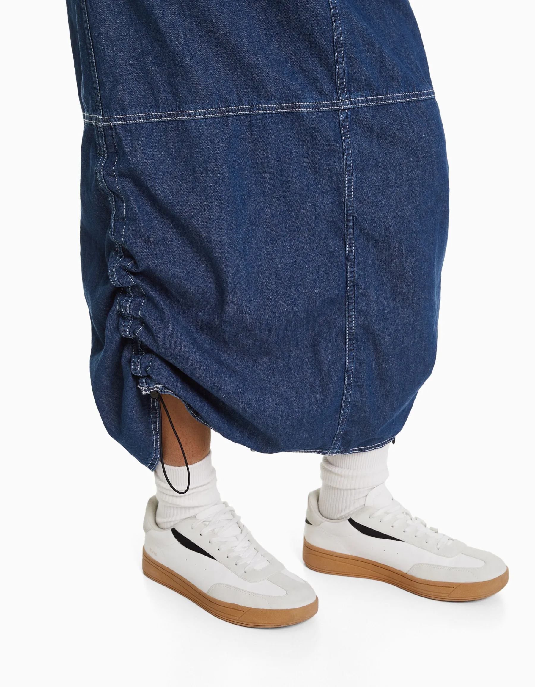 BERSHKA Jupe denim midi parachute Bleu Best Sale