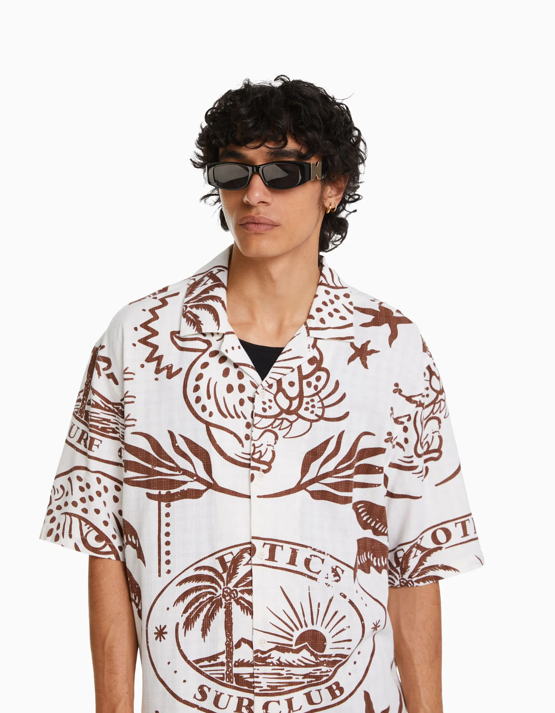 BERSHKA Lunettes de soleil détail métallisé Noir Fashion