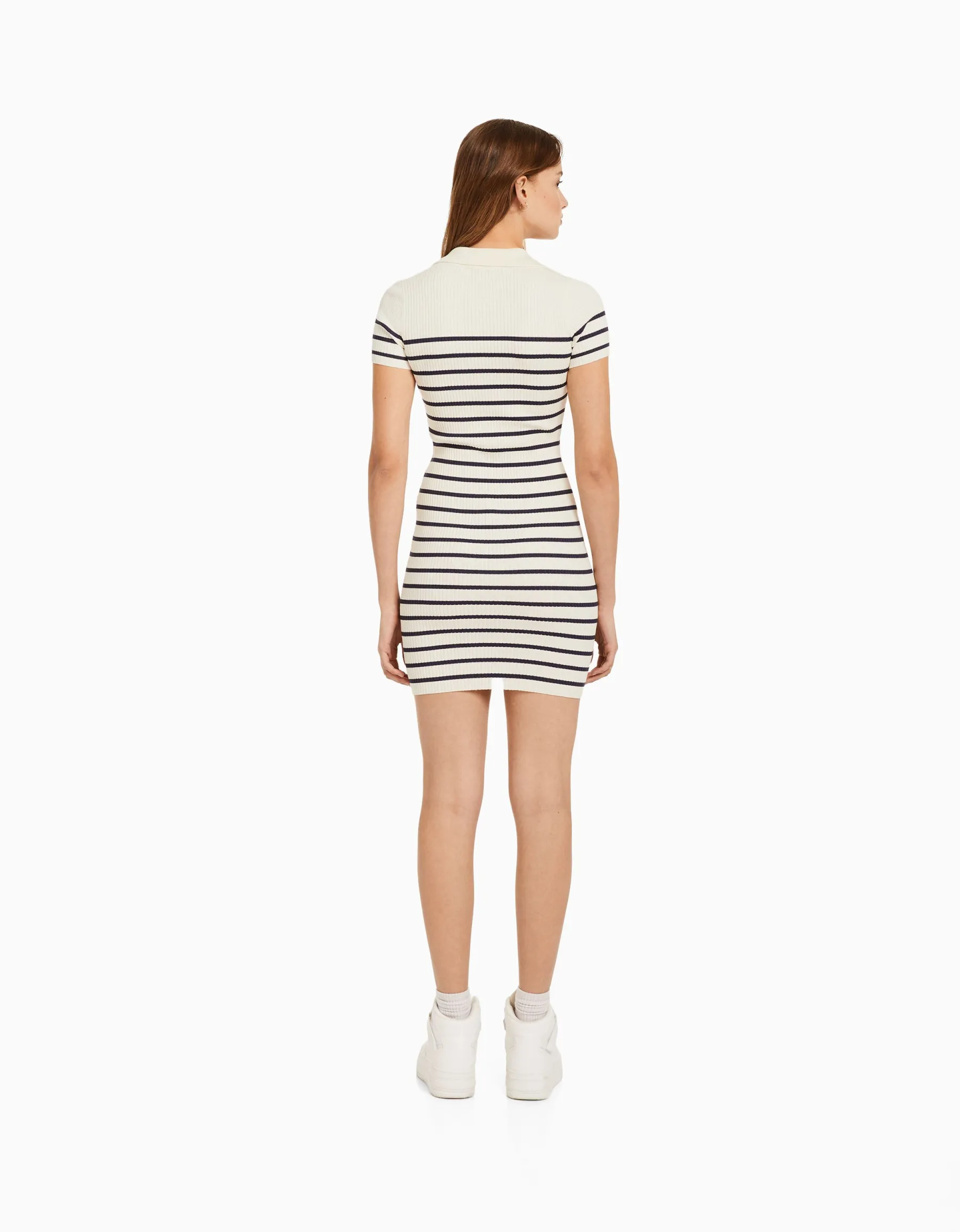 BERSHKA Mini-robe manches courtes col polo Sable Fashion