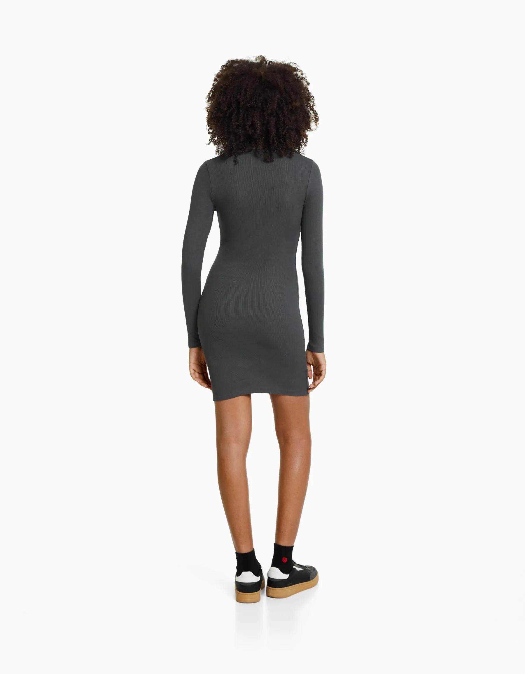 BERSHKA Mini-robe manches longues bord-côte Blanc cassé Outlet