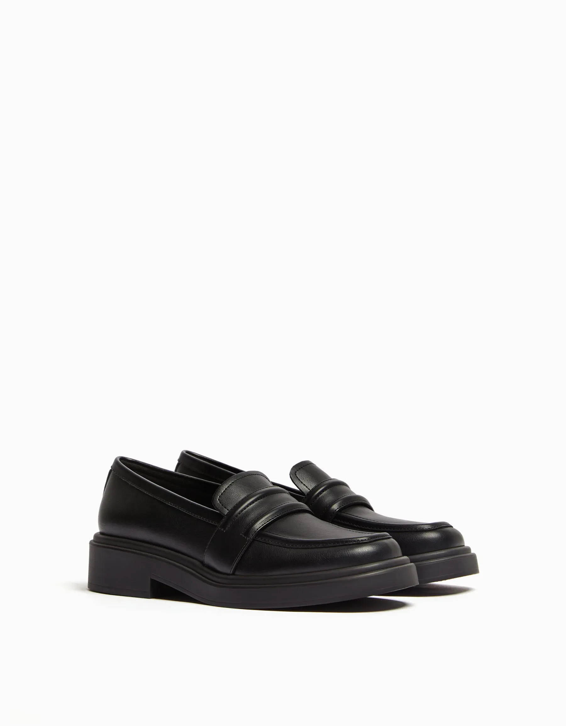 BERSHKA Mocassins barrette Noir Clearance