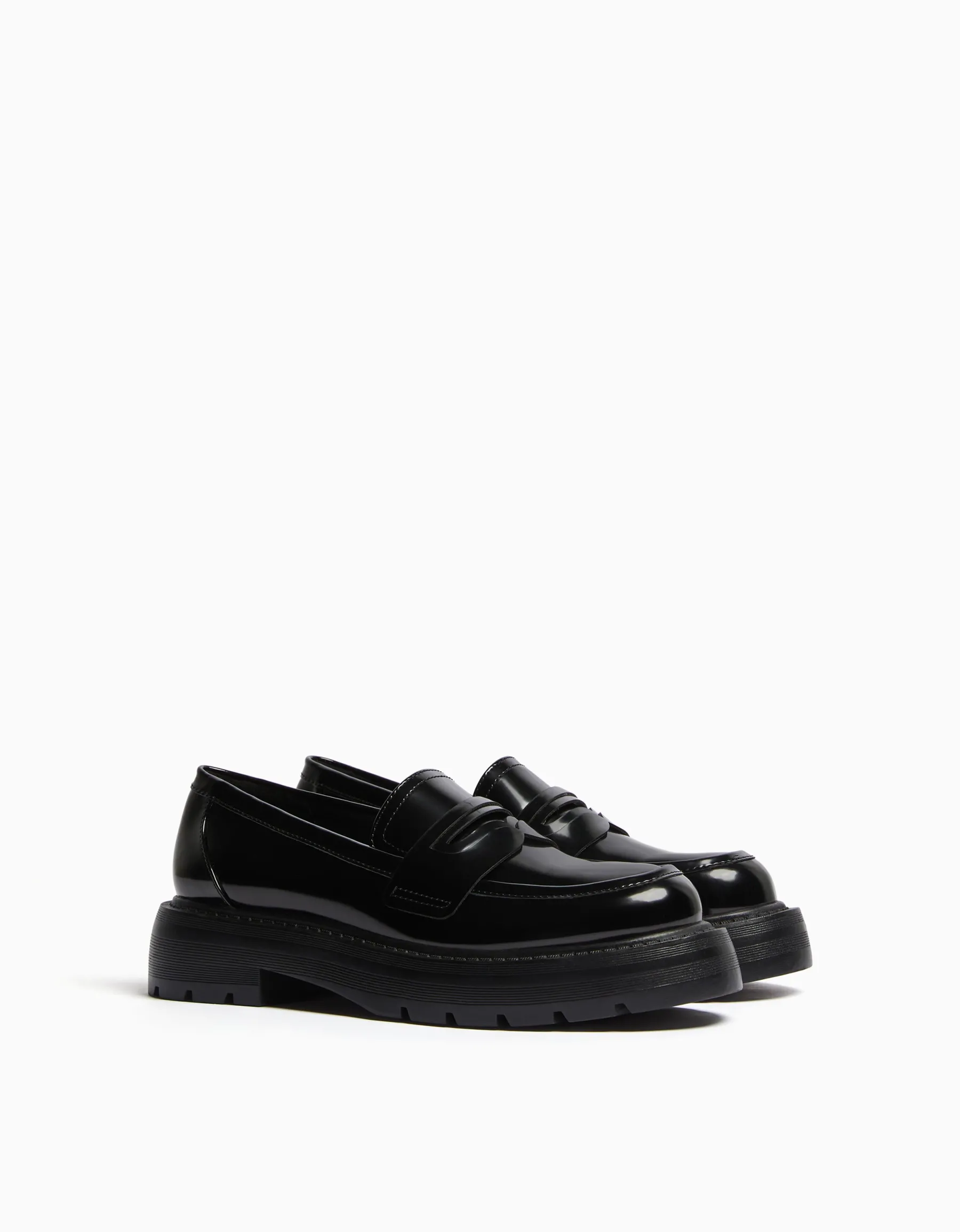 BERSHKA Mocassins patte semelle crantée Noir Discount