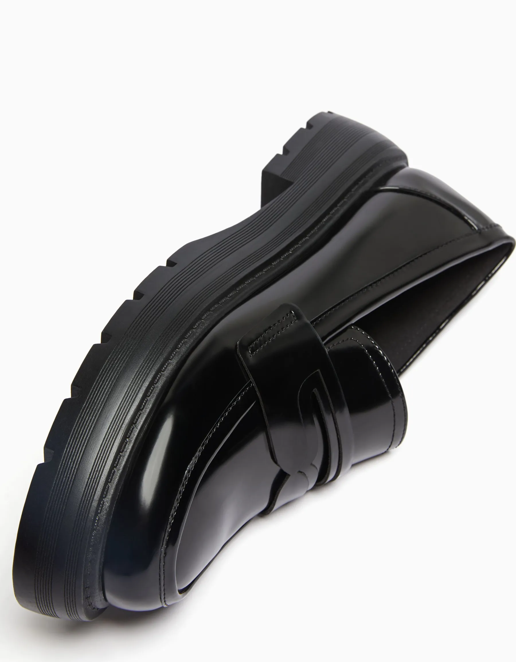 BERSHKA Mocassins patte semelle crantée Noir Discount