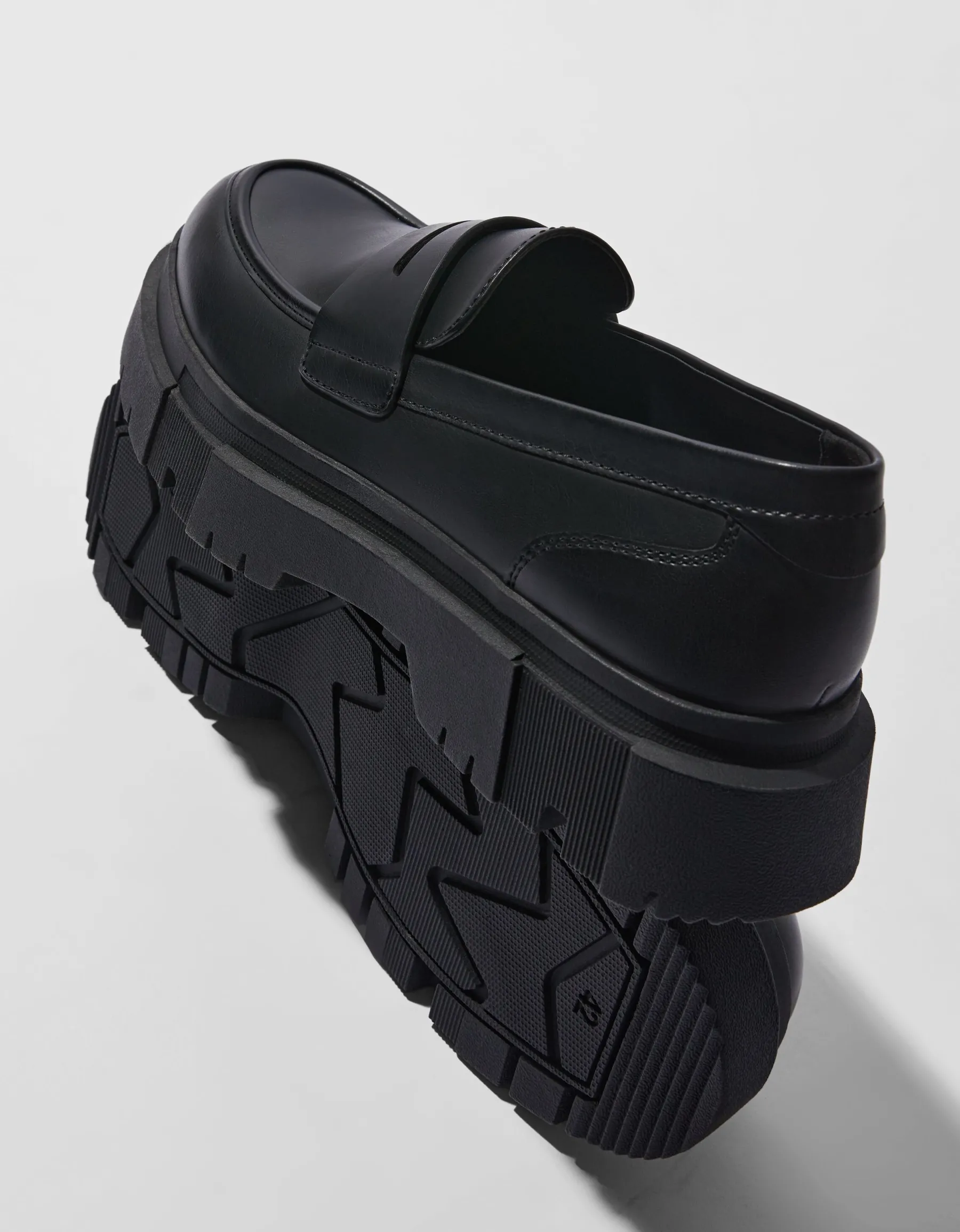 BERSHKA Mocassins semelle crantée homme Noir Store