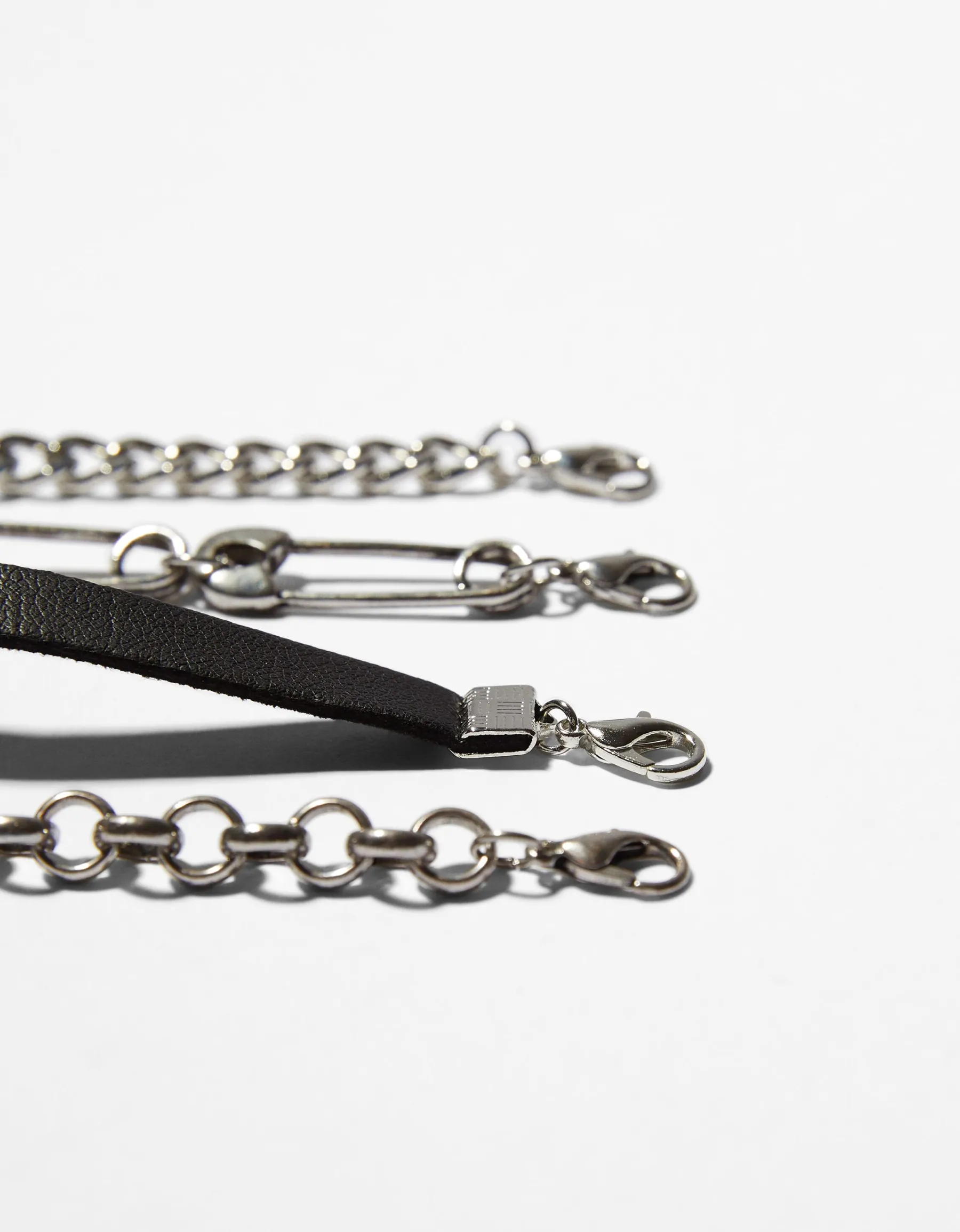 BERSHKA Pack 5 bracelets épingle à nourrice Noir Store