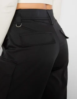 BERSHKA Pantalon cargo edgy Noir Shop