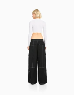BERSHKA Pantalon cargo effet nylon fil contraste Noir Cheap