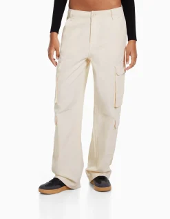 BERSHKA Pantalon cargo moulant serge multipoches Écru Flash Sale