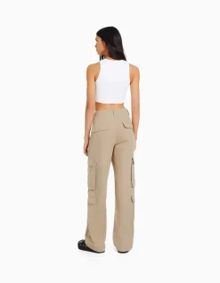 BERSHKA Pantalon cargo moulant serge multipoches Kaki Outlet