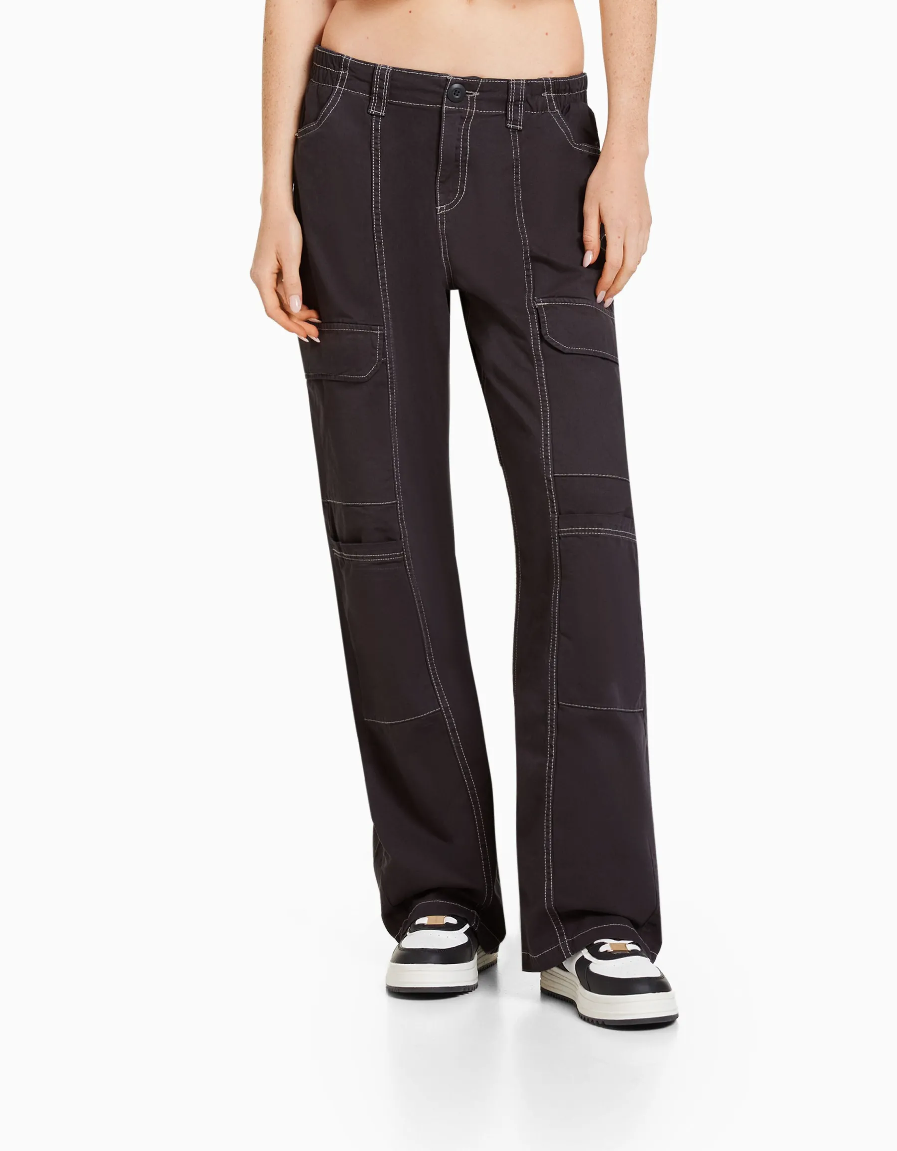 BERSHKA Pantalon cargo taille basse coton fil contraste Gris Cheap