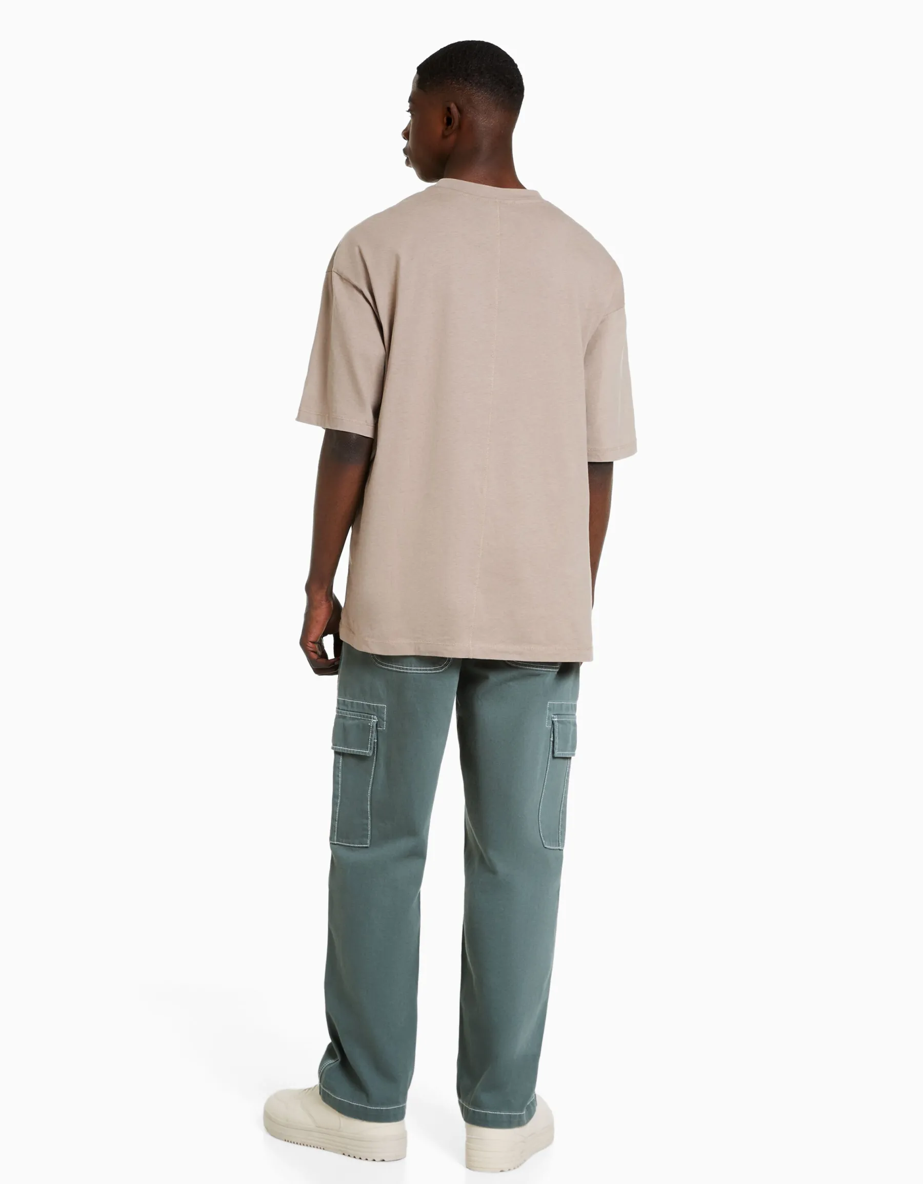 BERSHKA Pantalon cargo wide fil contraste Bleu Hot