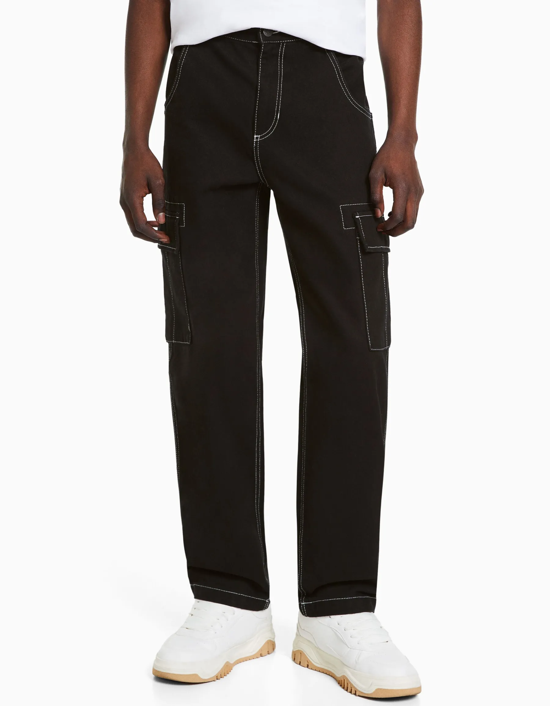 BERSHKA Pantalon cargo wide fil contraste Noir Best Sale