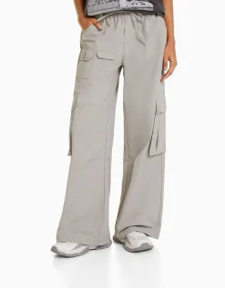 BERSHKA Pantalon cargo wide leg multipoches Kaki Shop