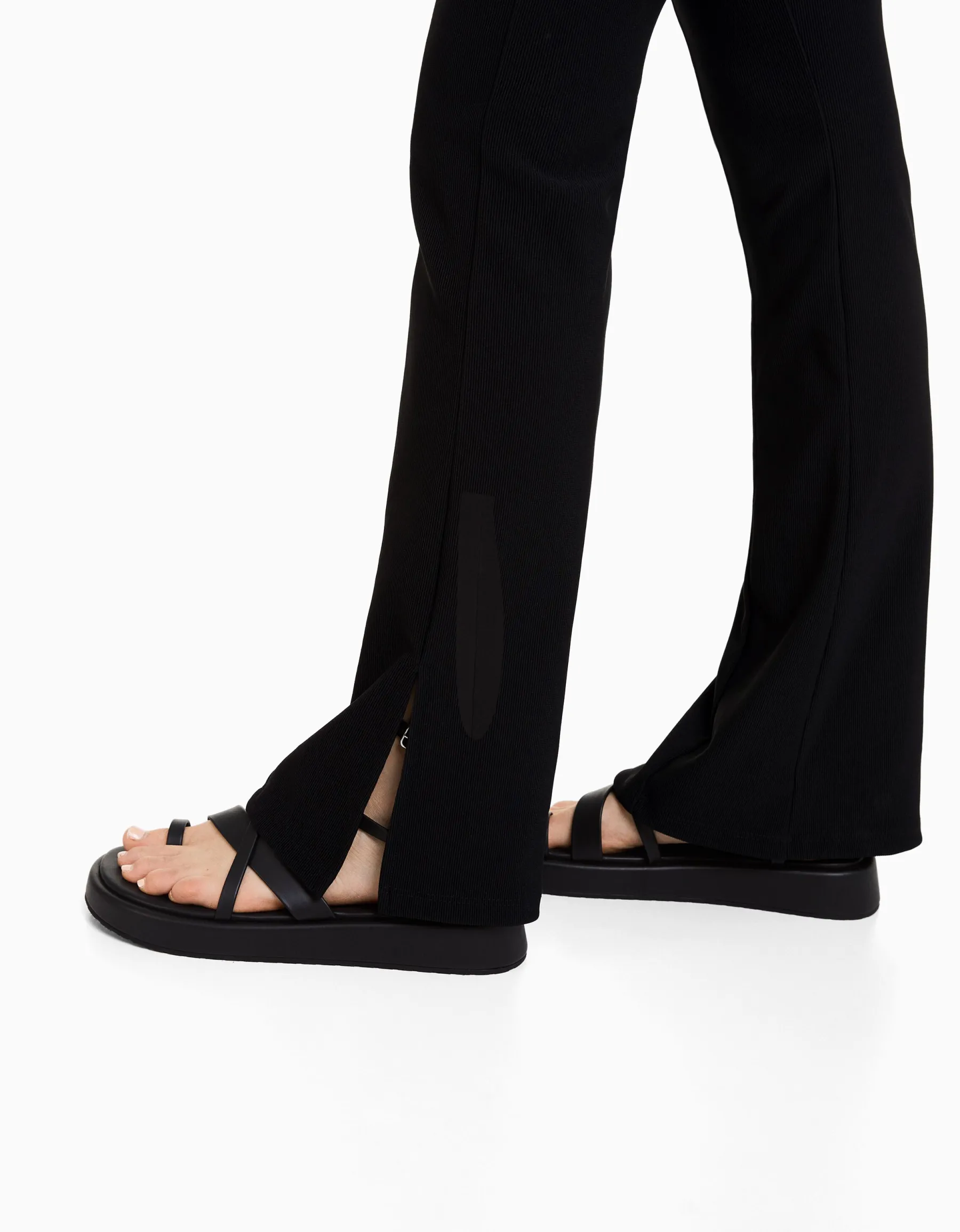 BERSHKA Pantalon flare ottoman Écru Sale