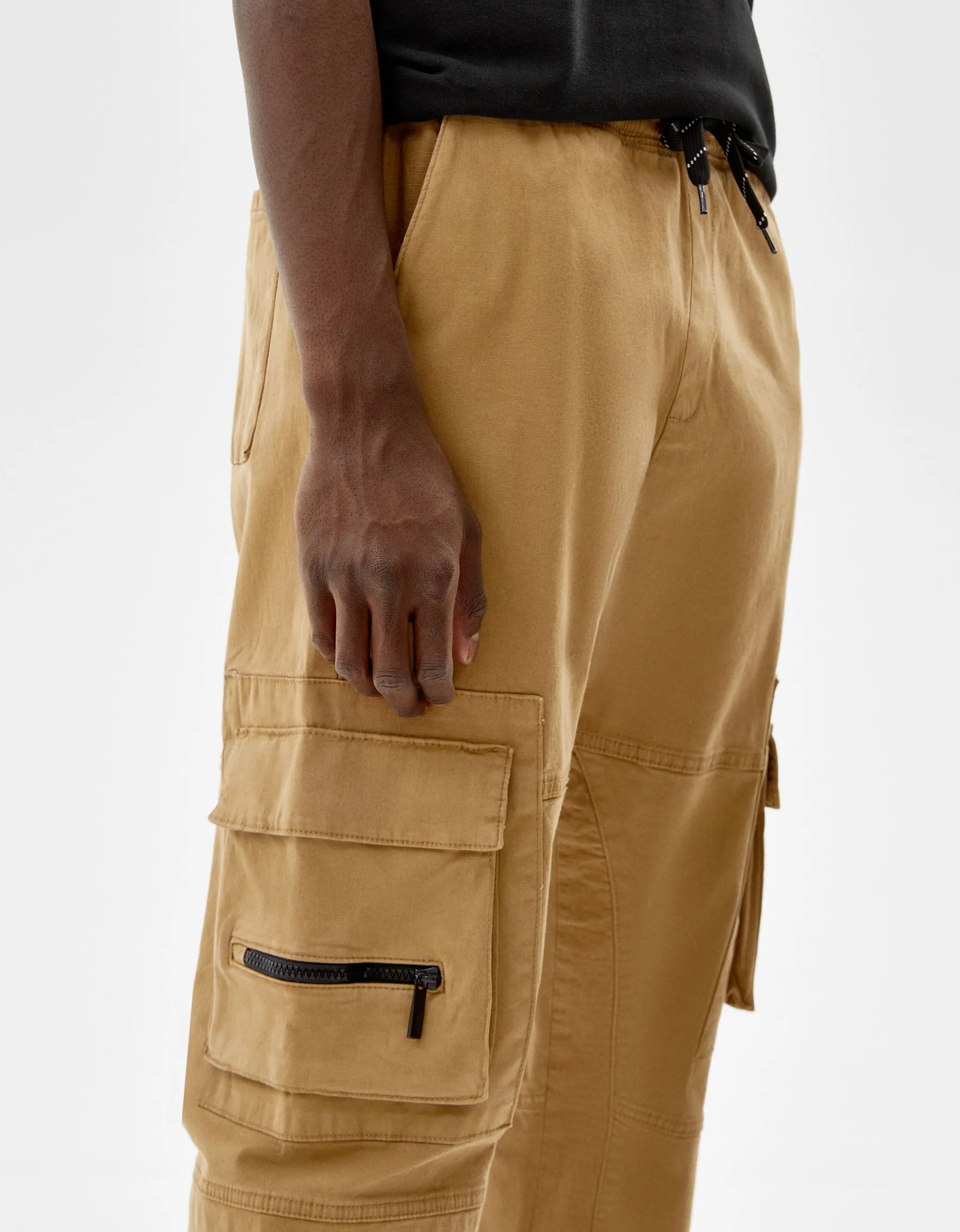 BERSHKA Pantalon jogger cargo Kaki Fashion