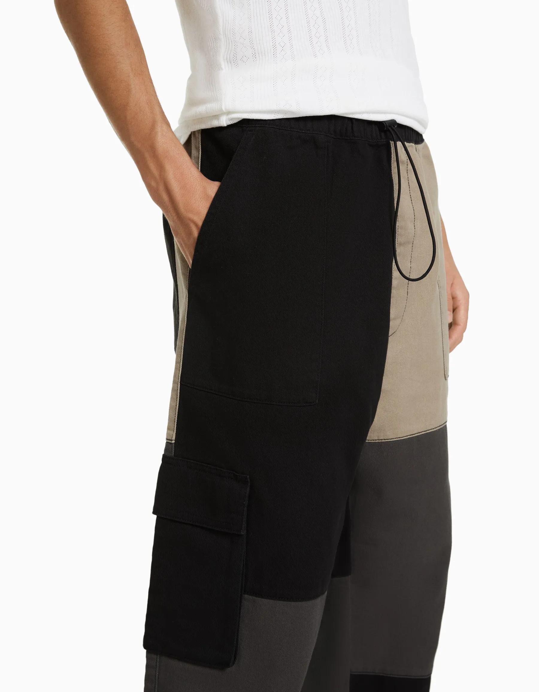 BERSHKA Pantalon jogger cargo color block Noir Outlet