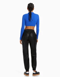 BERSHKA Pantalon jogger cargo en similicuir Noir Clearance