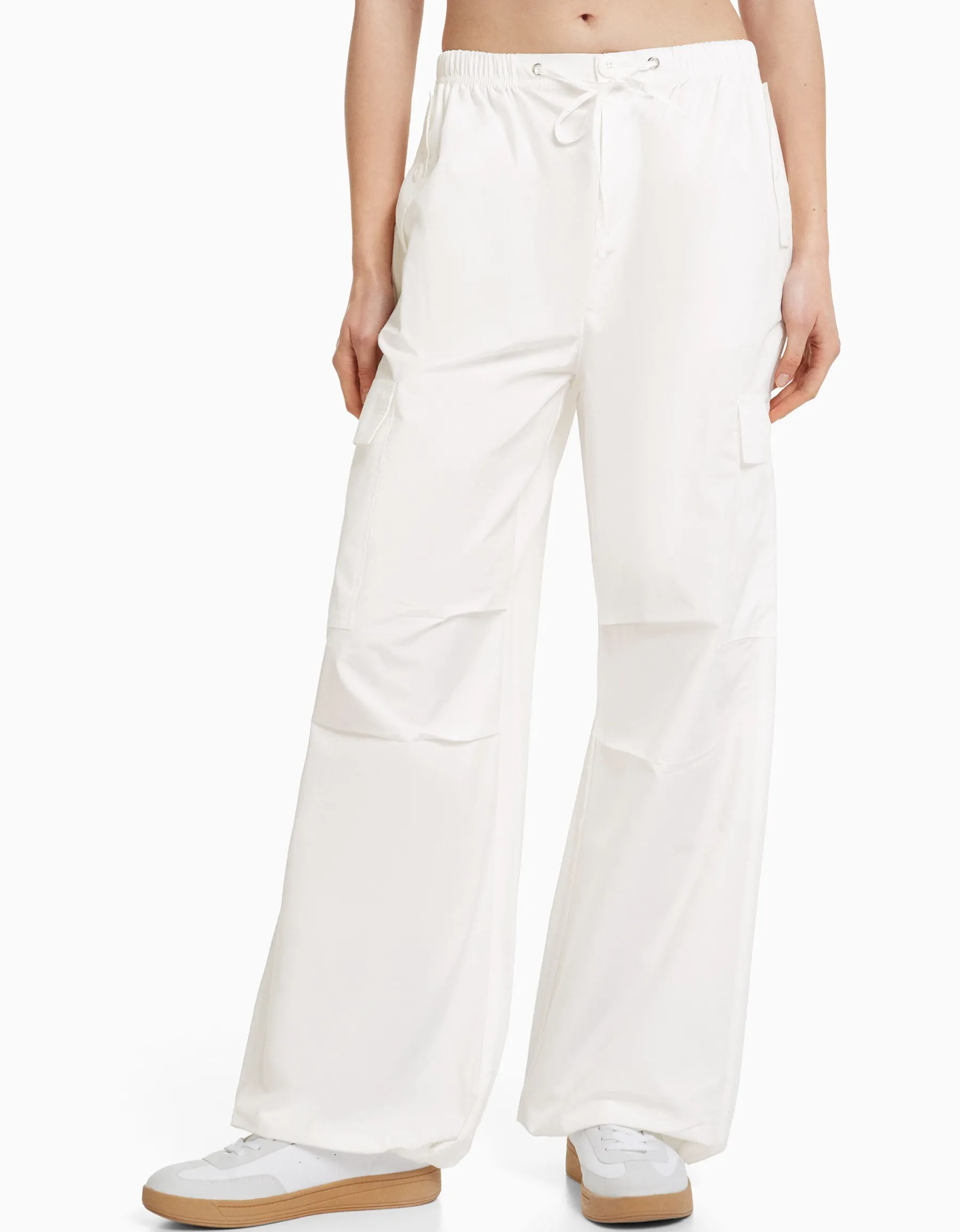 BERSHKA Pantalon jogger cargo parachute Bleu lavé Shop