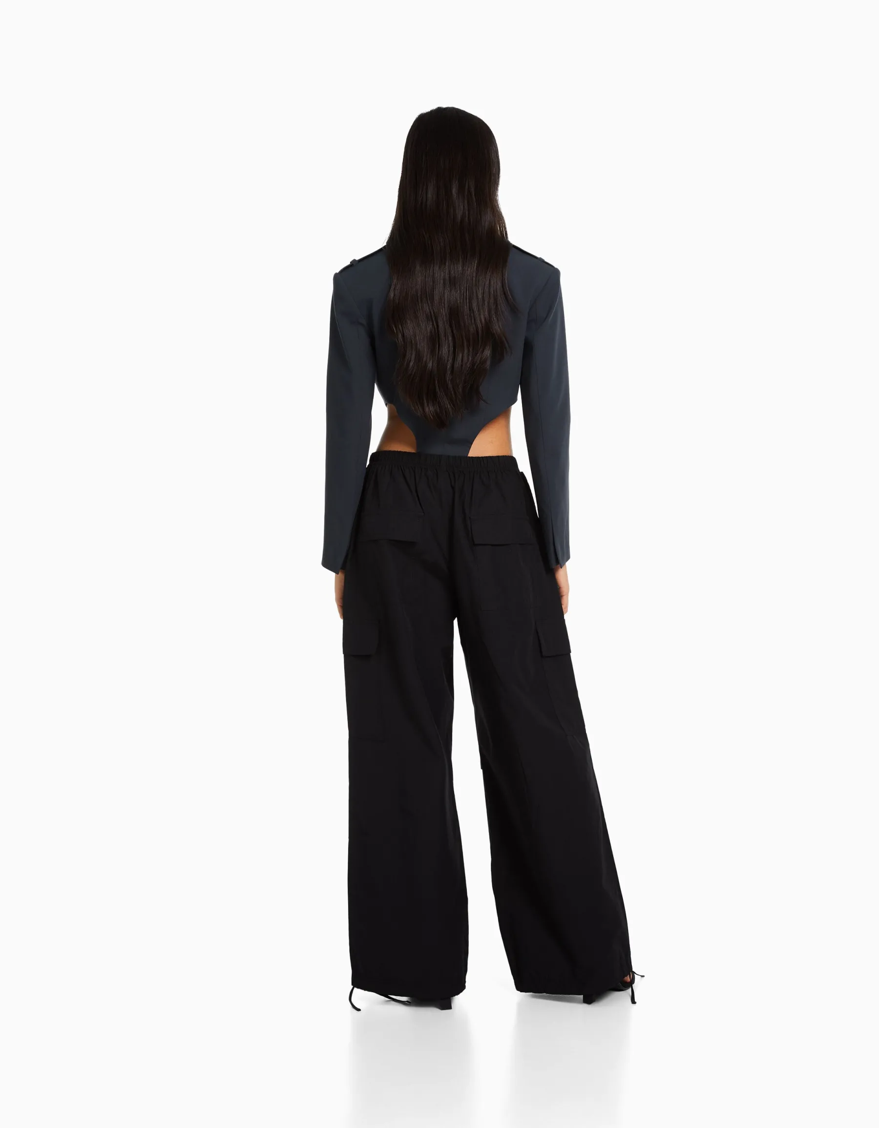 BERSHKA Pantalon jogger cargo parachute Bleu lavé Outlet