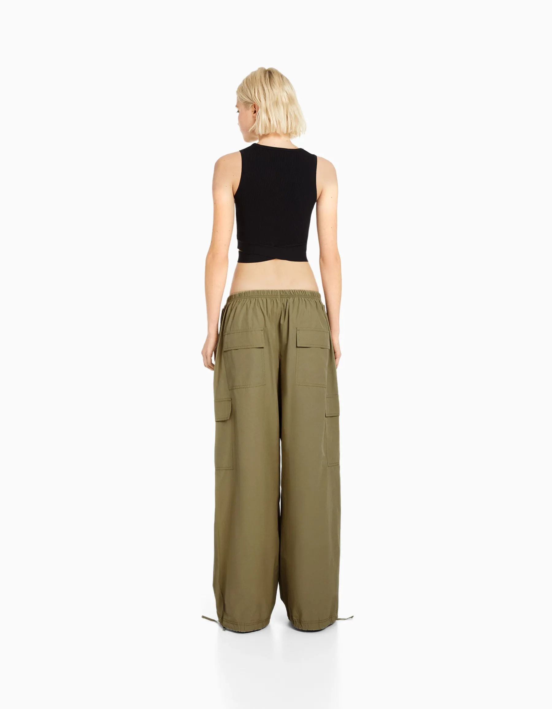 BERSHKA Pantalon jogger cargo parachute Kaki Flash Sale