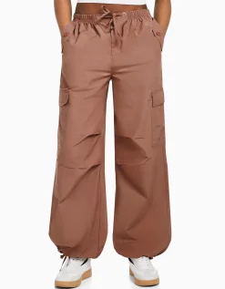 BERSHKA Pantalon jogger cargo parachute Bleu lavé Online