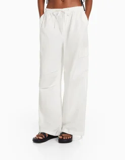 BERSHKA Pantalon jogger cargo parachute Bleu lavé Best