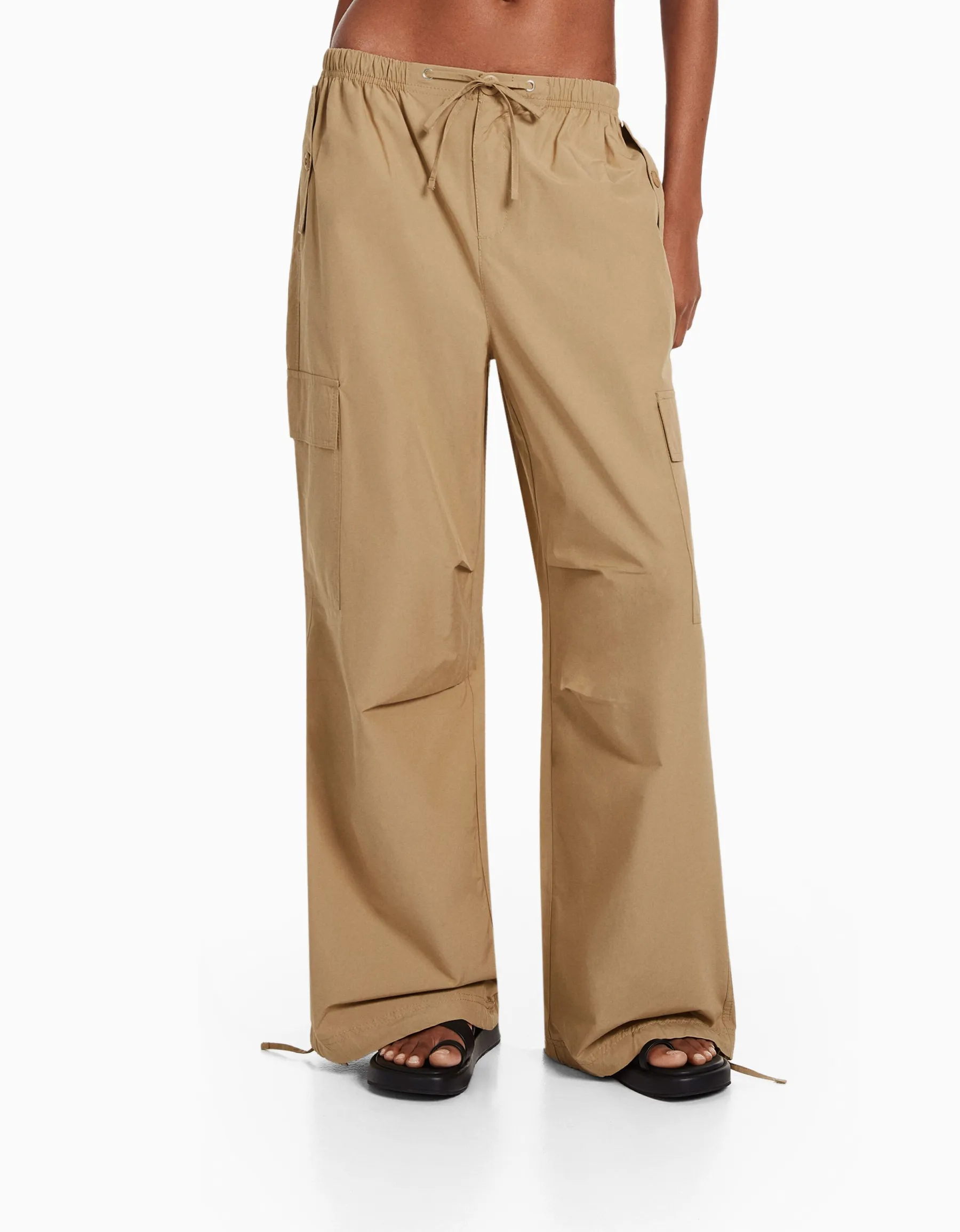 BERSHKA Pantalon jogger cargo parachute Bleu lavé Discount