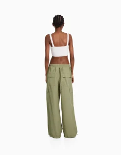 BERSHKA Pantalon jogger cargo parachute Bleu lavé Discount