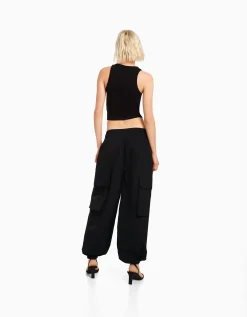 BERSHKA Pantalon jogger cargo poches effet nylon Noir Cheap