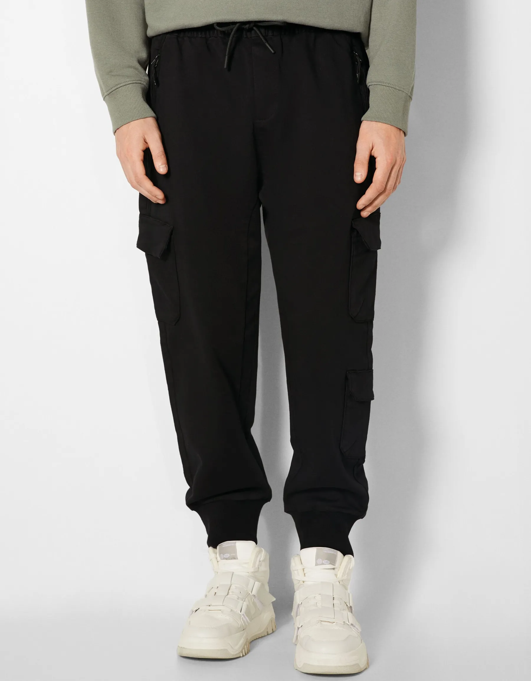 BERSHKA Pantalon jogger cargo slim Blanc cassé Hot