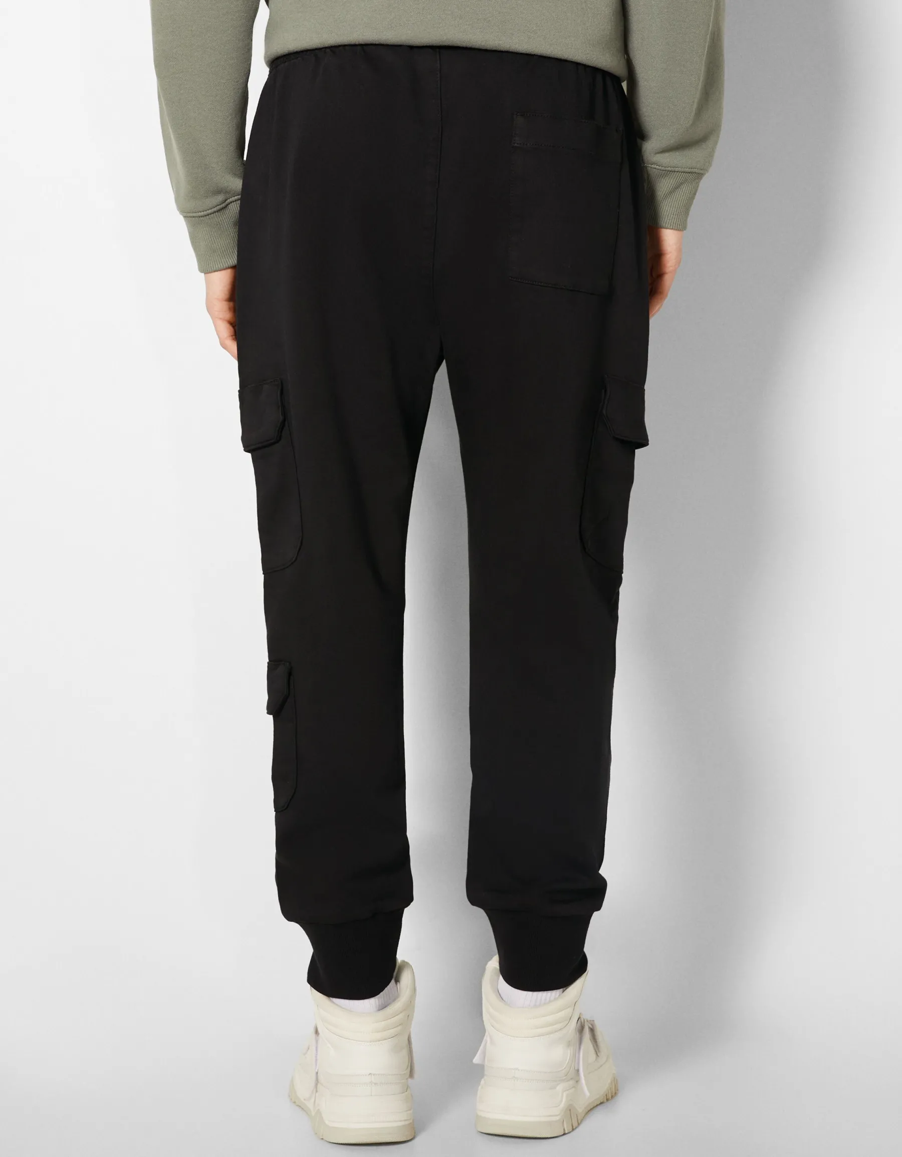 BERSHKA Pantalon jogger cargo slim Blanc cassé Hot