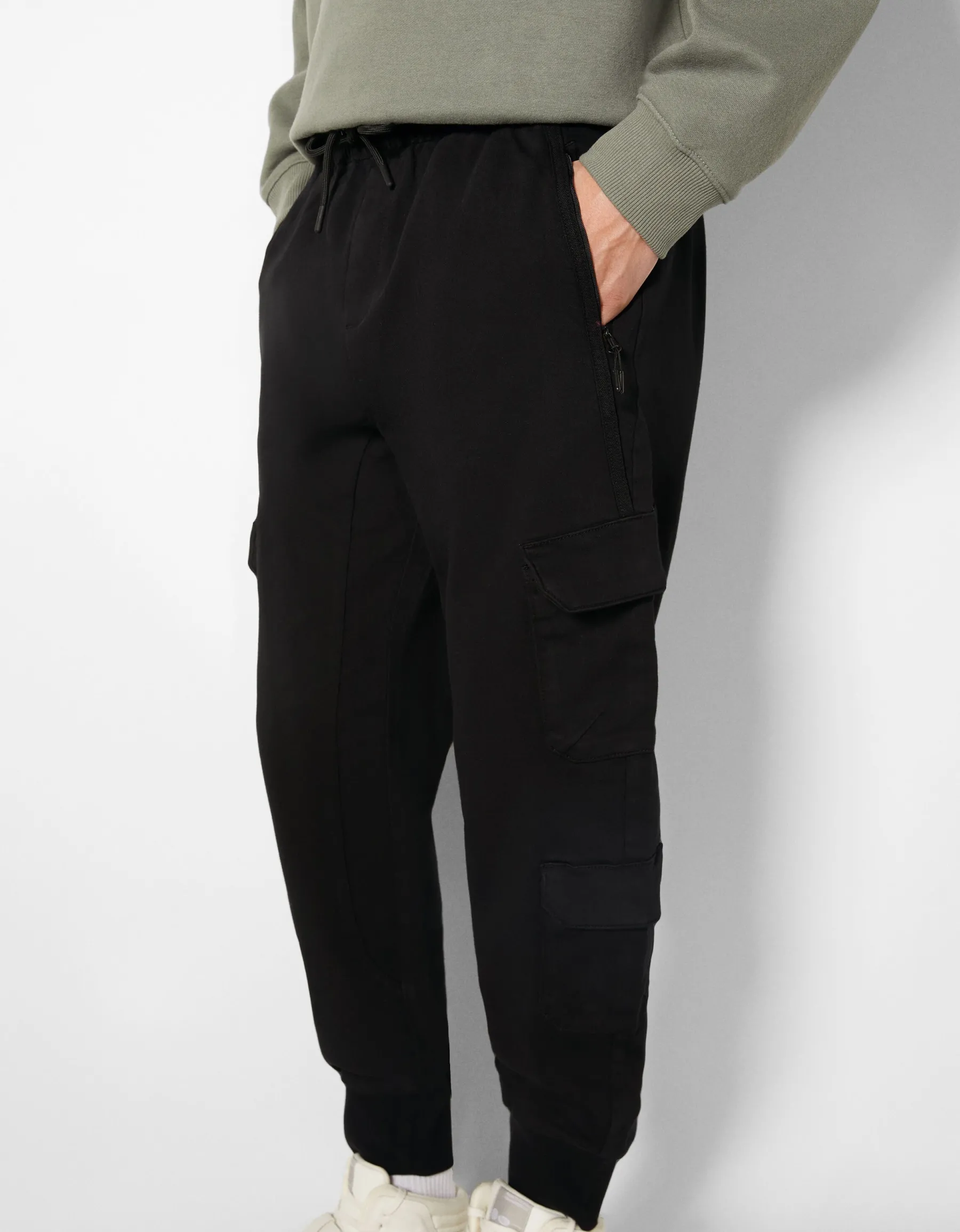 BERSHKA Pantalon jogger cargo slim Blanc cassé Hot