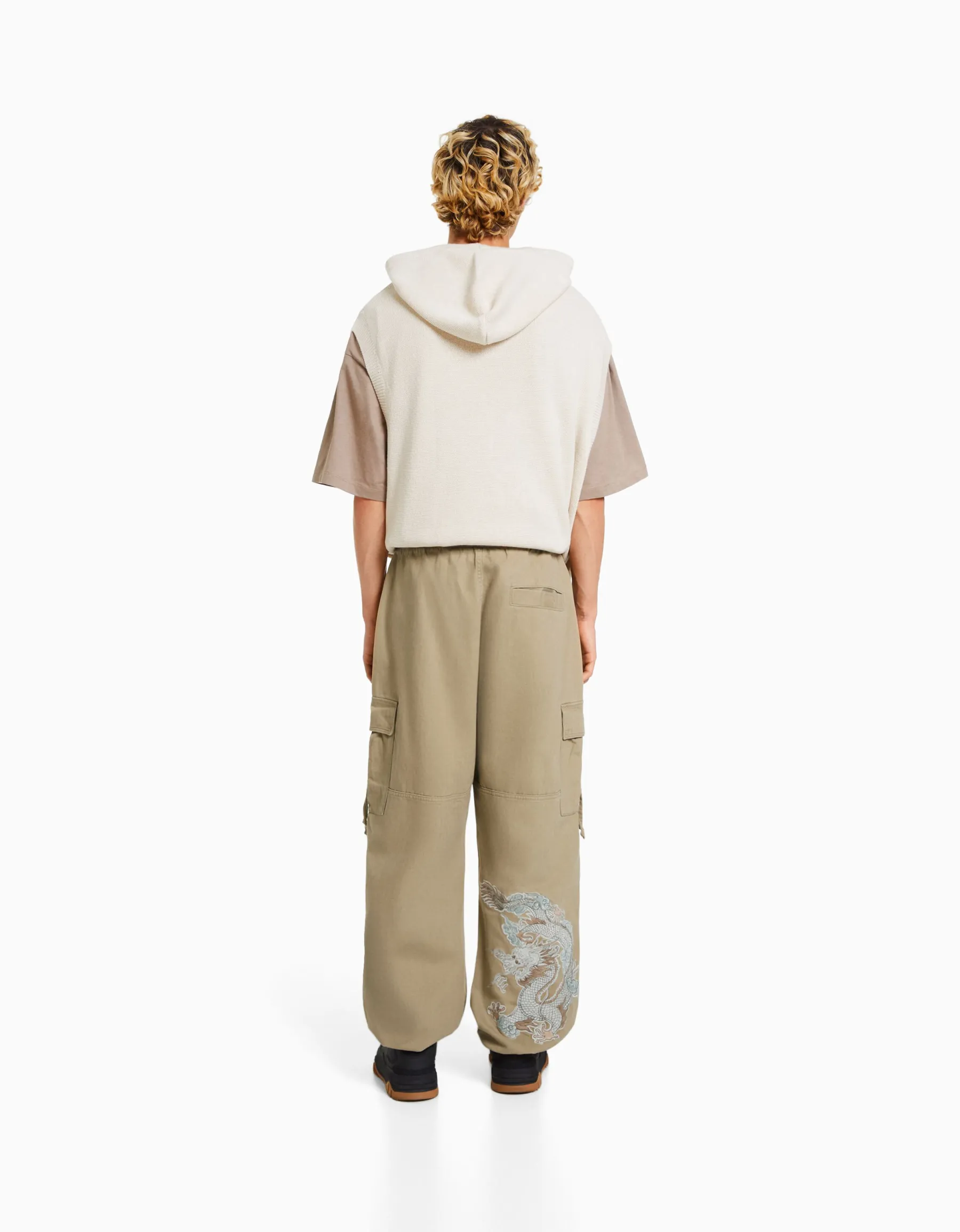 BERSHKA Pantalon jogger coton brodé Camel Fashion