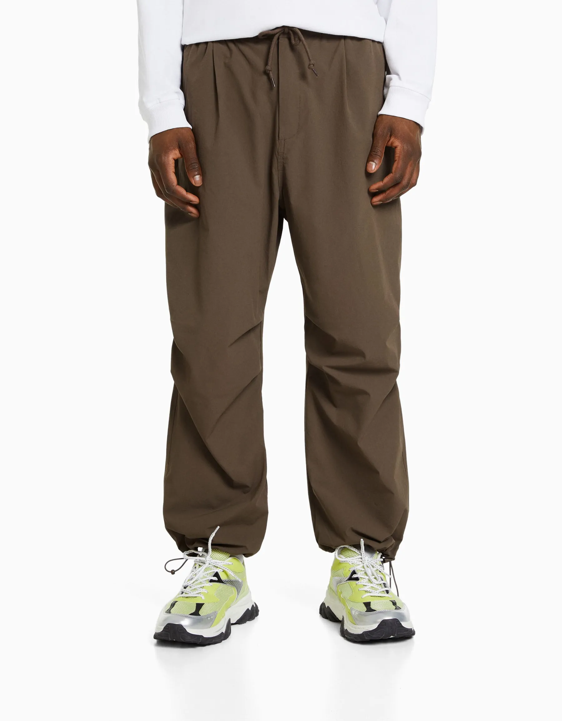 BERSHKA Pantalon jogger parachute technique Noir Hot