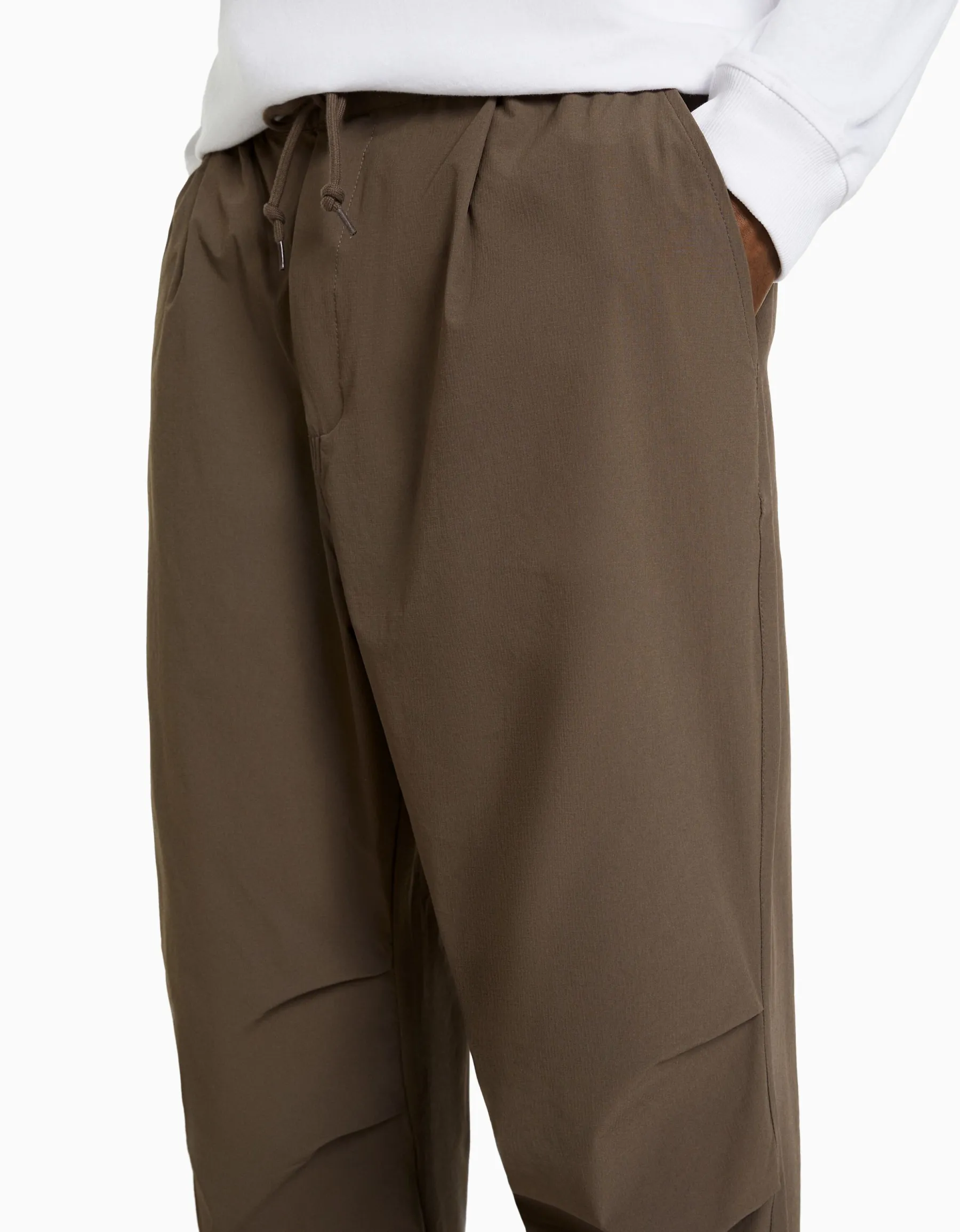 BERSHKA Pantalon jogger parachute technique Noir Hot