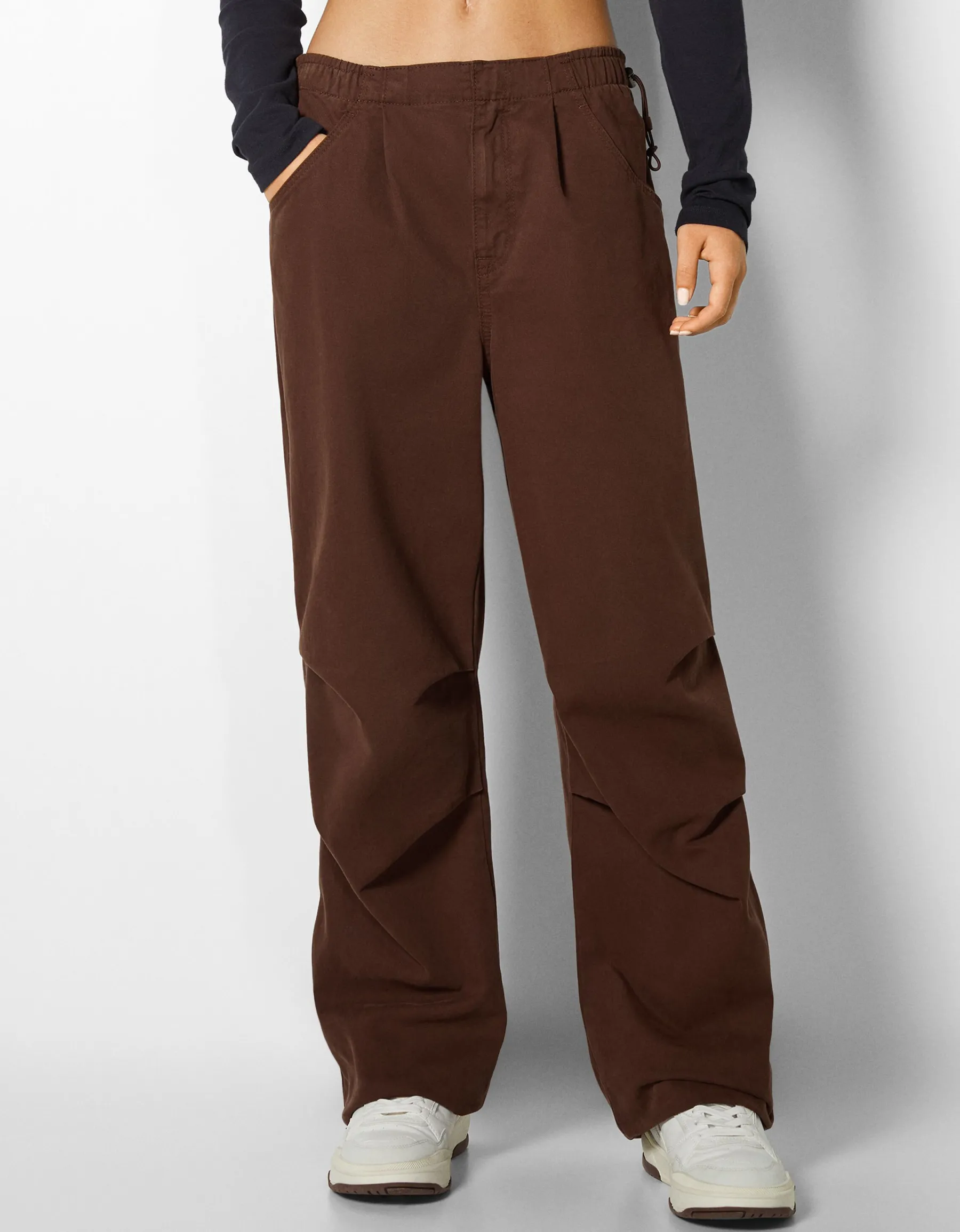 BERSHKA Pantalon jogger parachute loose fit Kaki Outlet