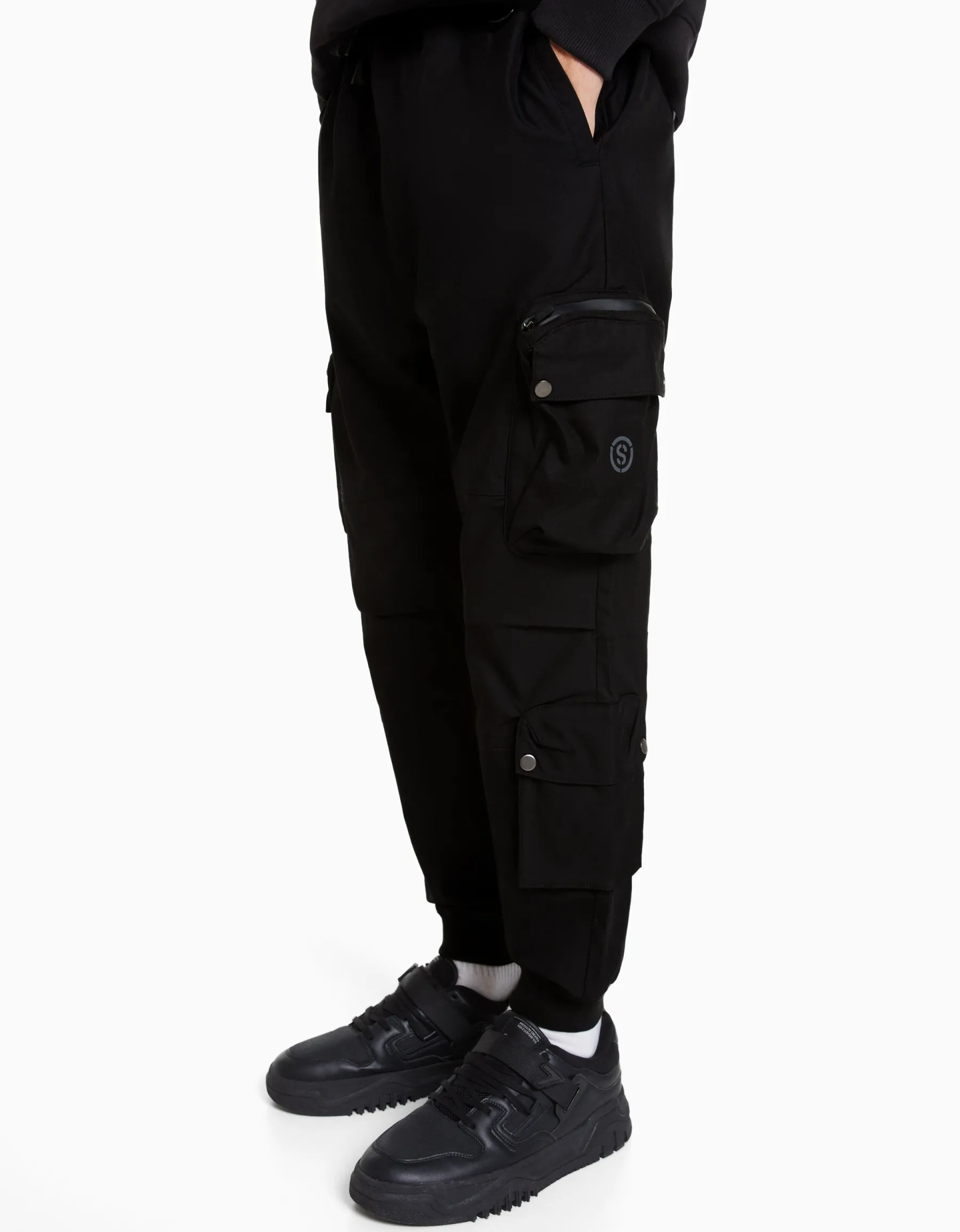 BERSHKA Pantalon jogger technique multifonction Noir New