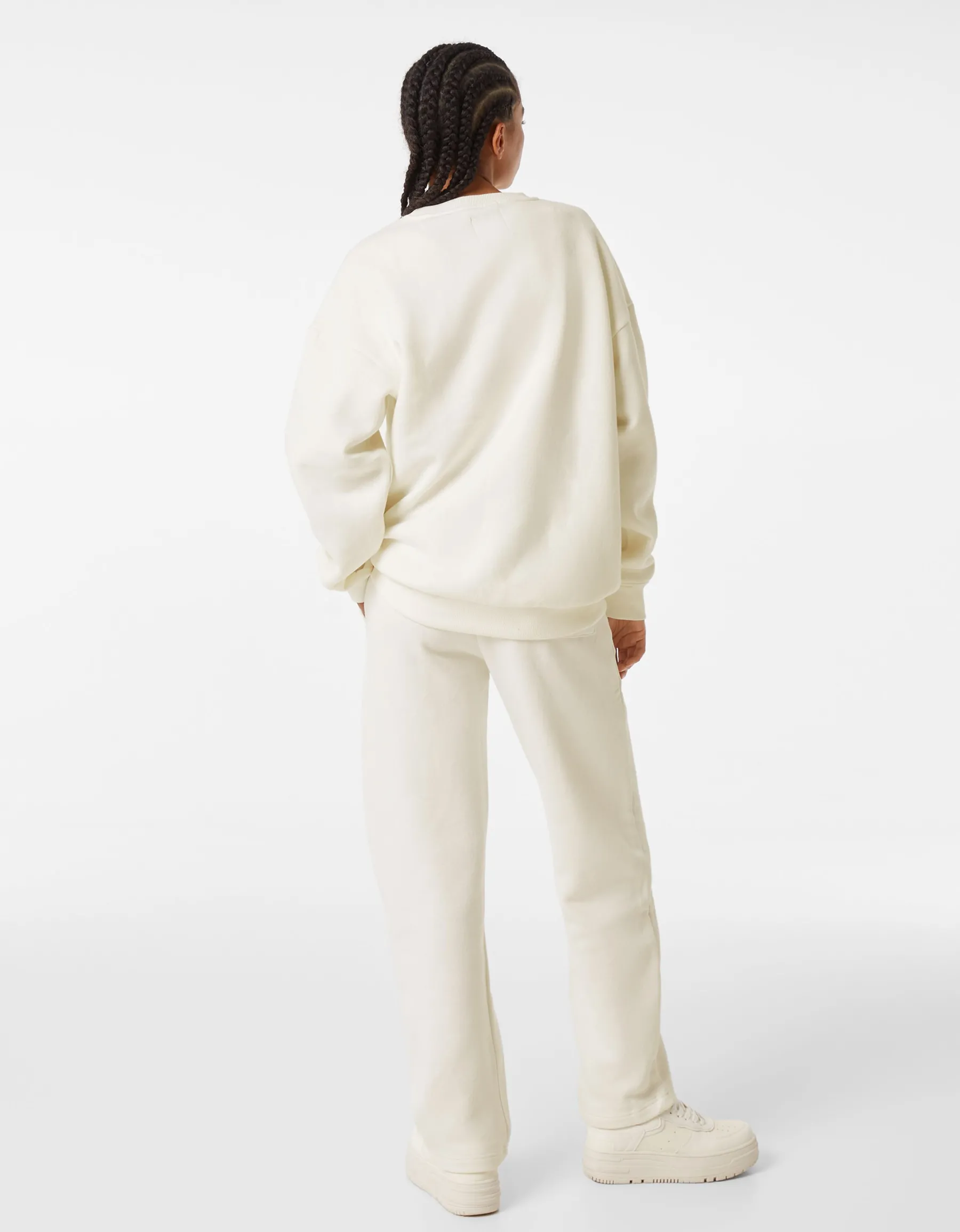 BERSHKA Pantalon molleton wide leg Blanc cassé Fashion