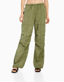 BERSHKA Pantalon parachute nylon Kaki Best Sale