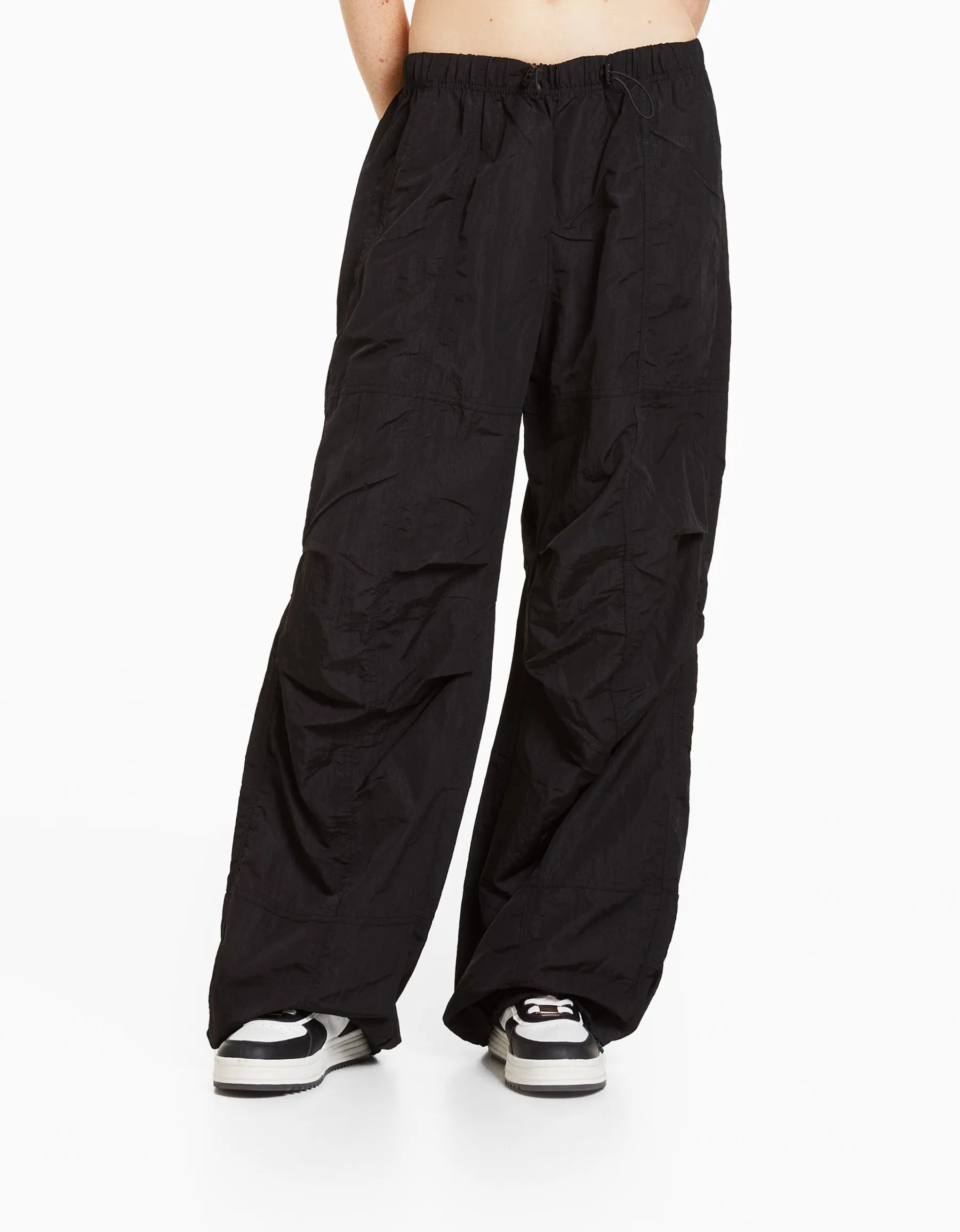 BERSHKA Pantalon parachute nylon Noir Sale